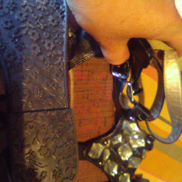 Sandals - Picture 2 of 2